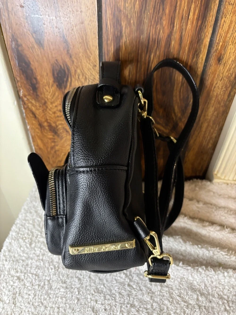 Betsey Johnson Dog Face Mini Backpack for Pets Lovers Black/White - Picture 3 of 7